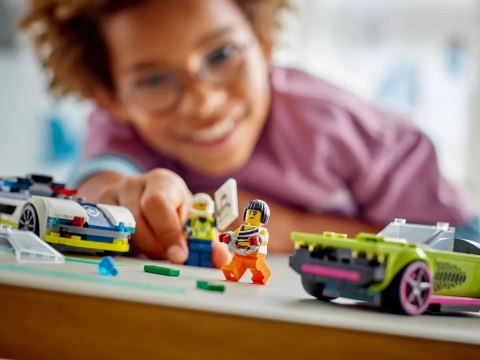 60415 - LEGO City - Pościg radiowozu za muscle carem 60415 - LEGO City - Pościg radiowozu za muscle carem