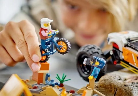 60387 - LEGO City - Przygody samochodem terenowym z napędem 4x4 60387 - LEGO City - Przygody samochodem terenowym z napędem 4x4