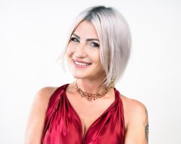 Kolia czerwone kwiatuszki z kryształkami z kolekcji Blossom (C8157AU/CZ)