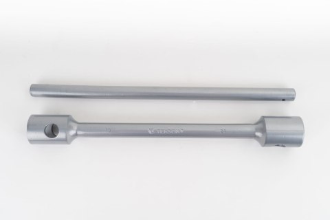 Klucz Do Kół Dwustronny 19/24mm, L=395mm Z Przetyczką Klucz Do Kół Dwustronny 19/24mm, L=395mm Z Przetyczką